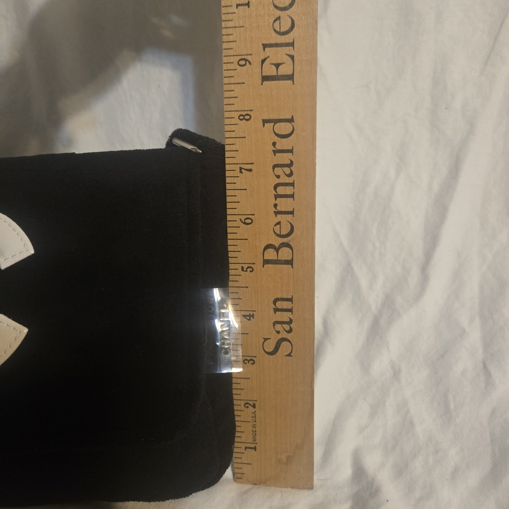 Luxury Black and White Crossbody Or Bum Bag Promotional CC Logo Chanel - Picture 6 of 7